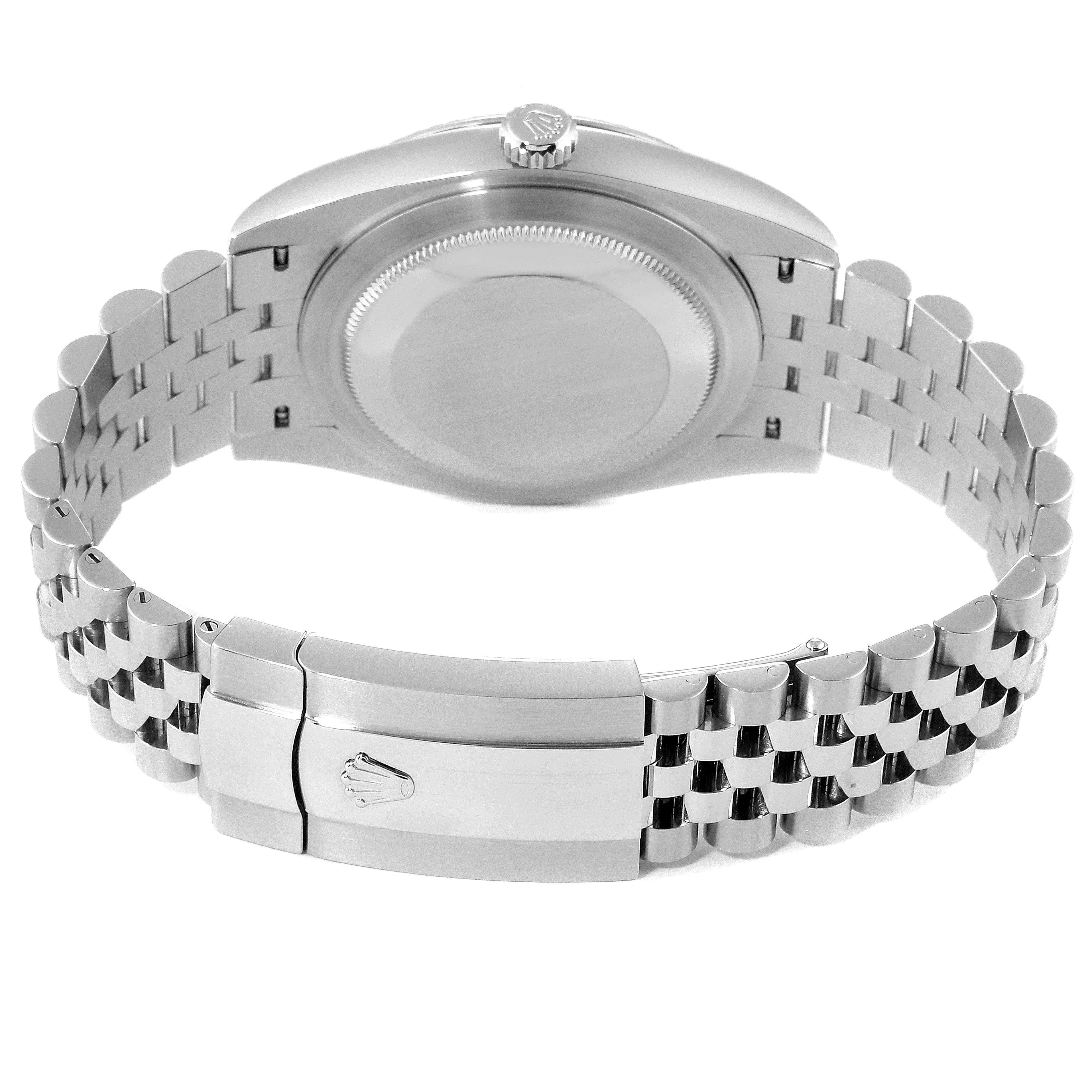 This image shows the back and bracelet of the Rolex Datejust 41 126334 Men
s Stainless Steel Grey Dial 126334 Men
s Stainless Steel Grey Dial watch, including the clasp and crown.