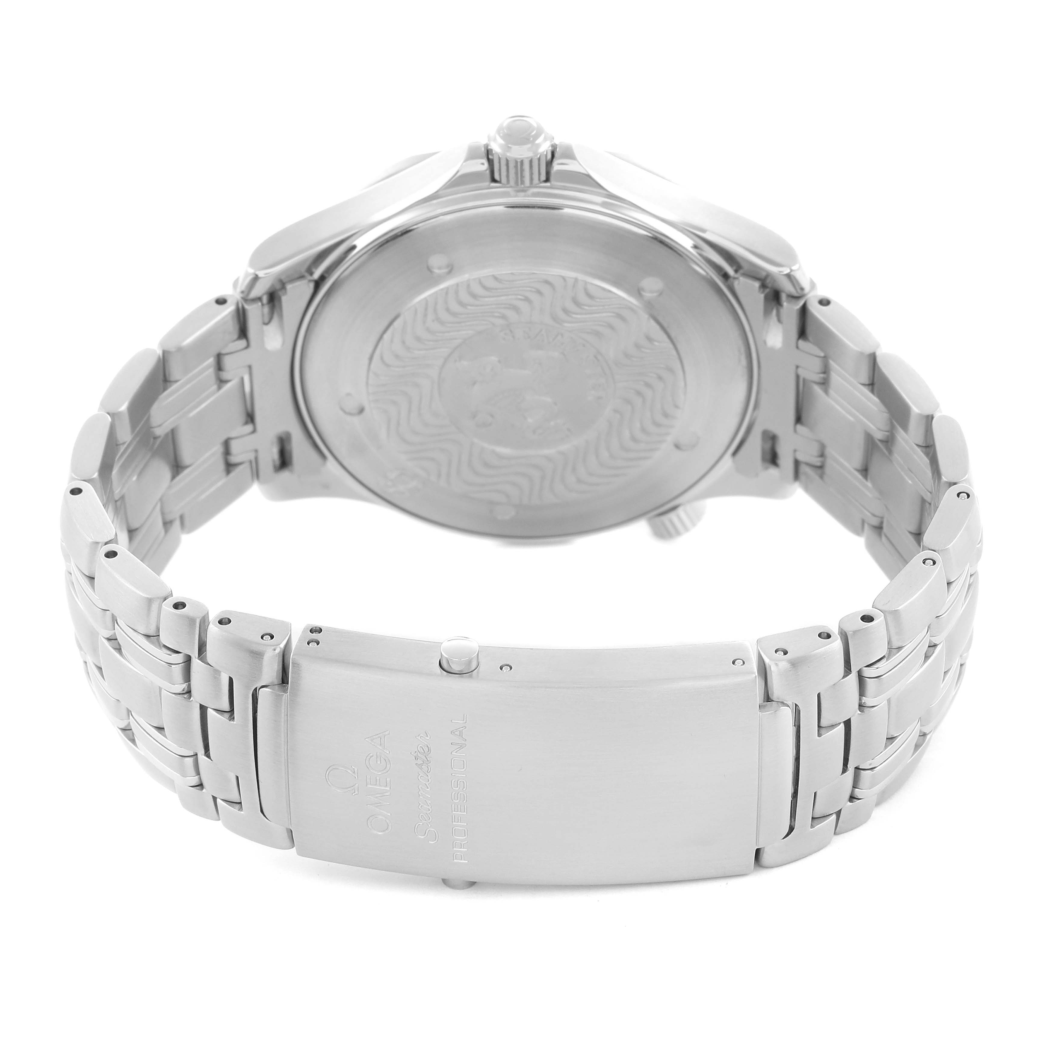 The image shows the back of an Omega Seamaster 2541.80.00 Men
s Stainless Steel Blue Dial watch, focusing on the case back, clasp, and bracelet links.