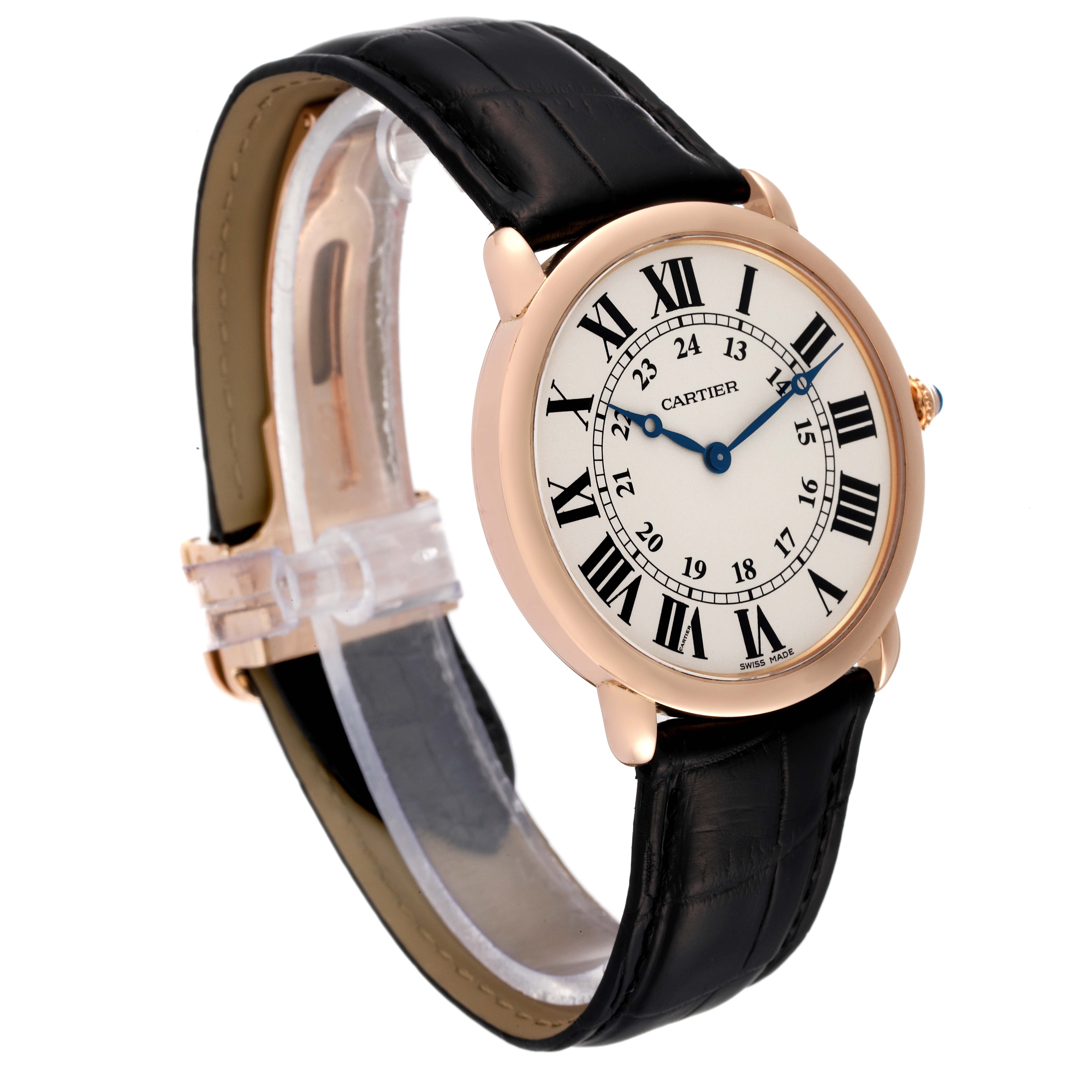 The Cartier Ronde W6800251 Men's Rose Gold Silver Dial W6800251 Men's Rose Gold Silver Dial watch is shown at a three-quarter angle, highlighting its face, bezel, and black leather strap.