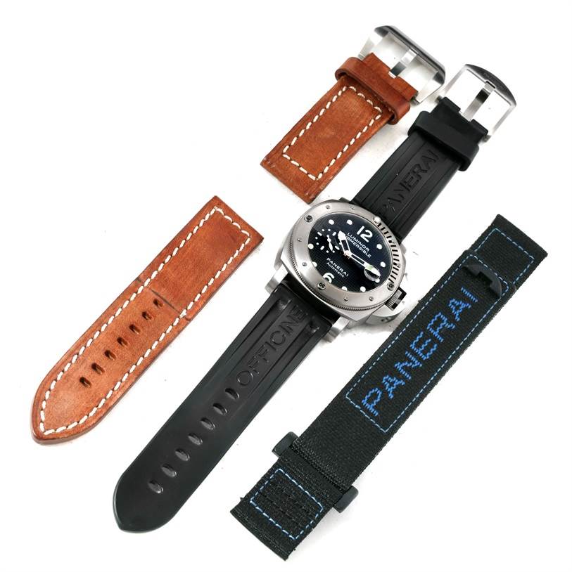 The image shows a Panerai Submersible PAM00025 Men's Titanium Black Dial PAM00025 Men's Titanium Black Dial watch with three interchangeable straps in leather, rubber, and fabric.