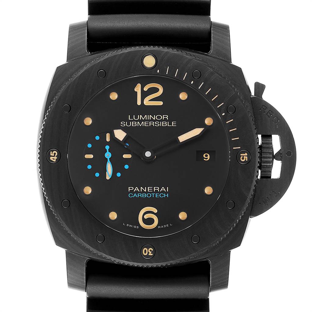 The image shows a Panerai Luminor Submersible watch face straight on, highlighting its dial, hands, numerals, and crown guard.