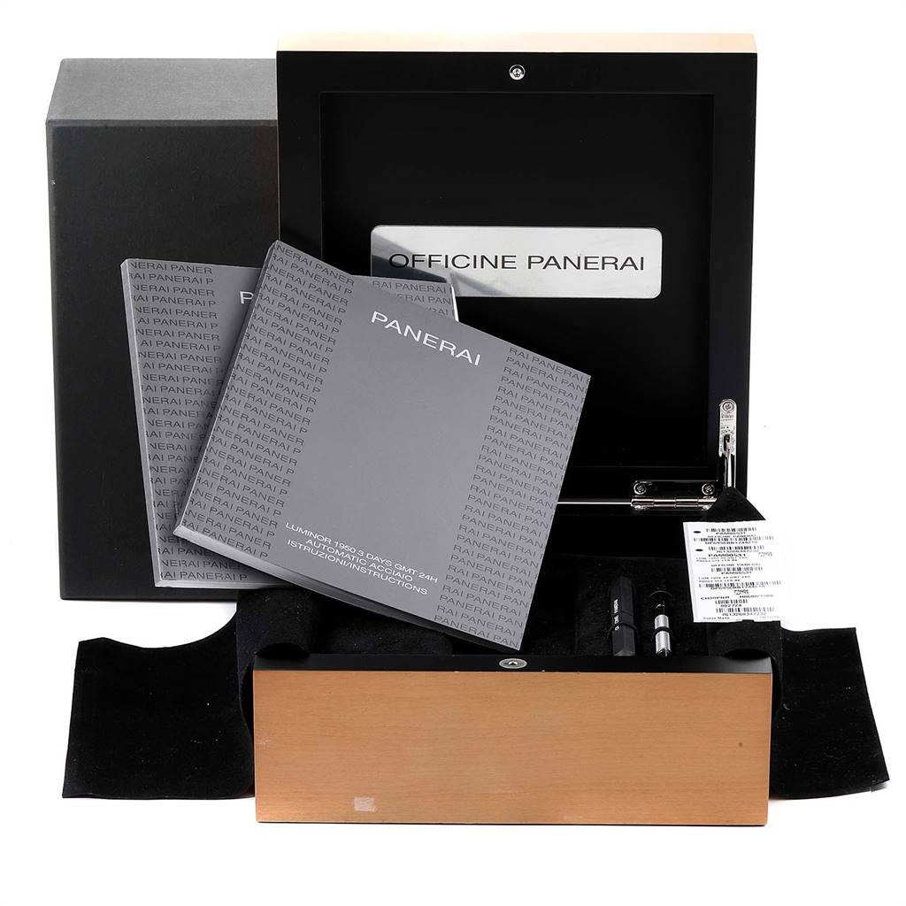 This image shows the packaging, booklets, and tools included with the Panerai Luminor PAM00531 Men
s Stainless Steel Black Dial PAM00531 Men
s Stainless Steel Black Dial watch set.