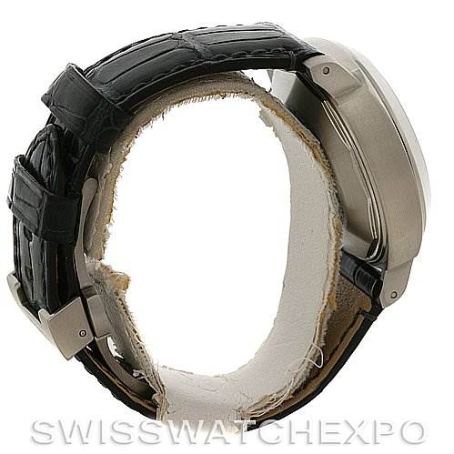 Side view of the Panerai Luminor PAM 119 OR PAM119 OR Men's Stainless Steel Blue Dial PAM 119 OR PAM119 OR Men's Stainless Steel Blue Dial watch, primarily showing the strap, casing, and buckle.