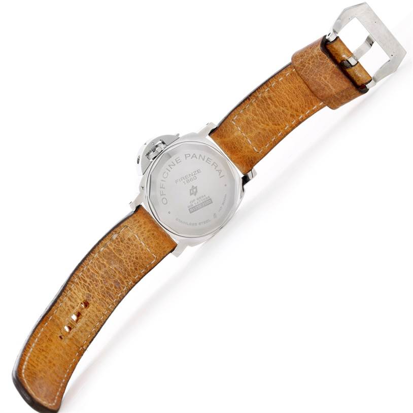 The image shows the back and leather strap of a Panerai Luminor PAM00000 Men
s Stainless Steel Black Dial PAM00000 Men
s Stainless Steel Black Dial watch, highlighting its case back details and buckle.