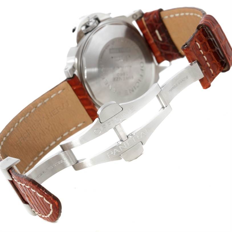 This image shows the back of a Panerai Luminor PAM00048 Men's Stainless Steel Black Dial PAM00048 Men's Stainless Steel Black Dial watch, focusing on the clasp and leather straps.